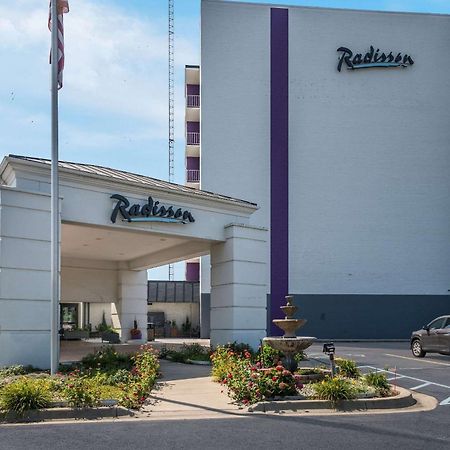 Radisson Hotel Grand Rapids Riverfront Экстерьер фото