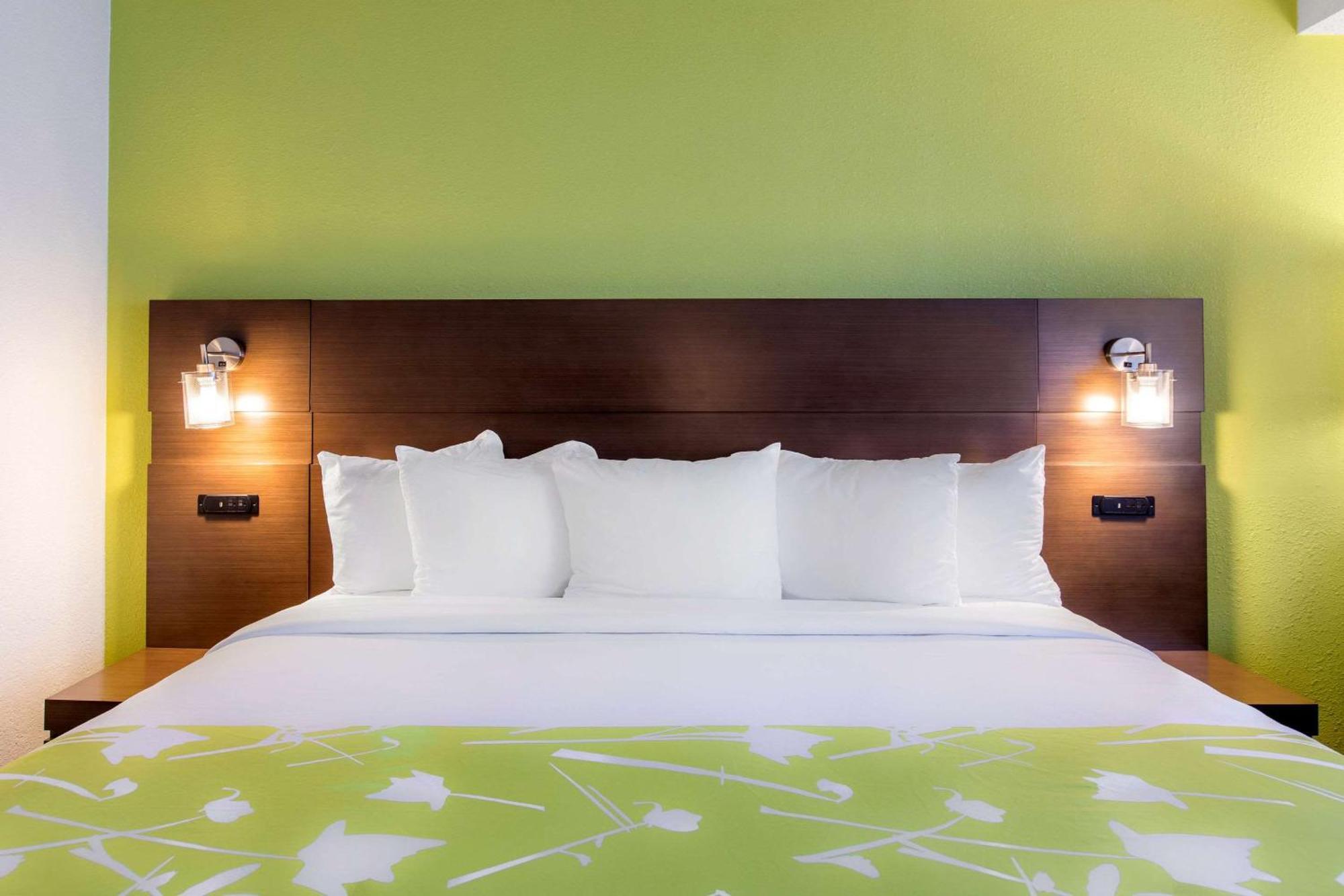 Radisson Hotel Grand Rapids Riverfront Экстерьер фото