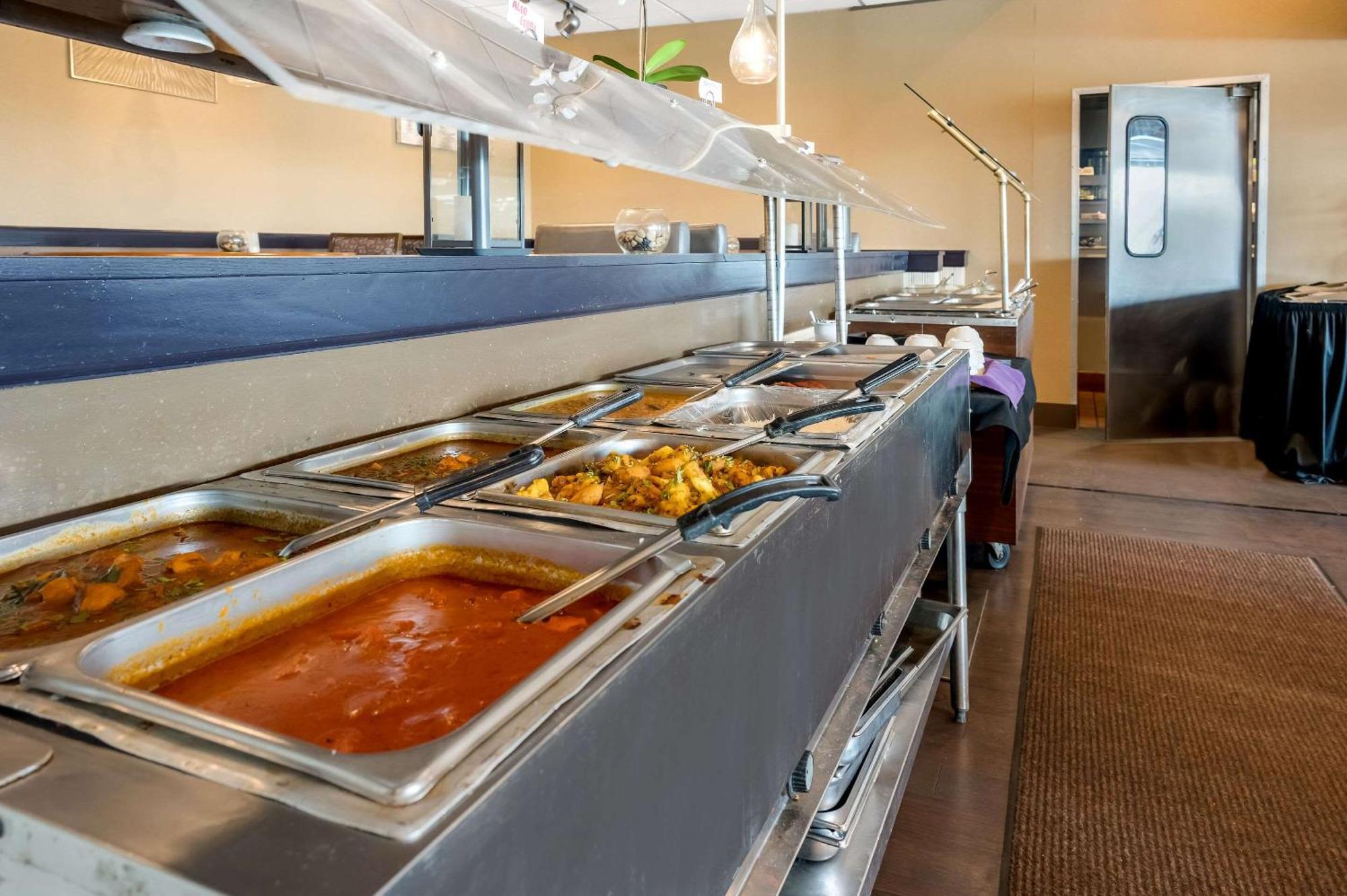 Radisson Hotel Grand Rapids Riverfront Экстерьер фото