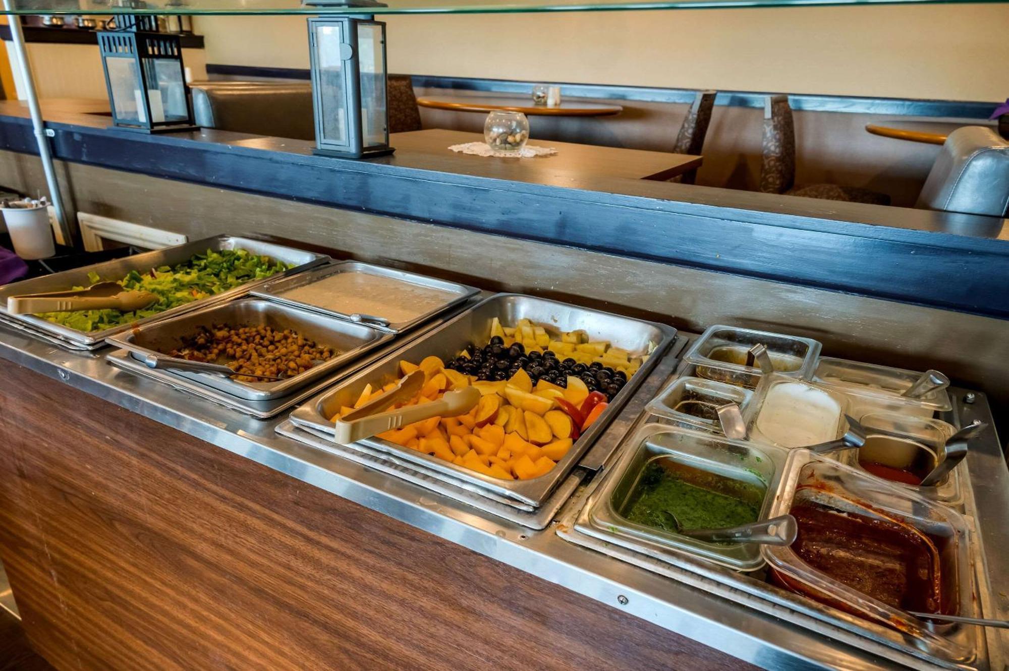 Radisson Hotel Grand Rapids Riverfront Экстерьер фото