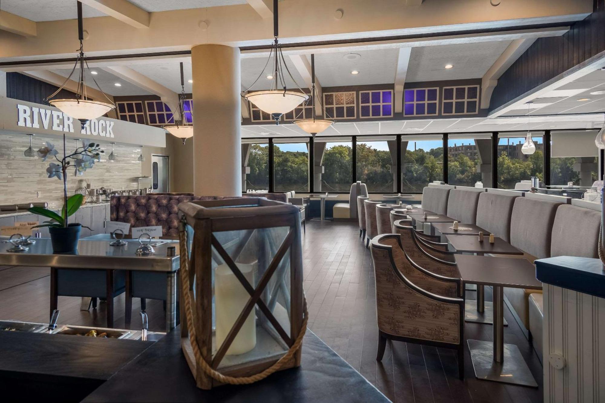Radisson Hotel Grand Rapids Riverfront Экстерьер фото