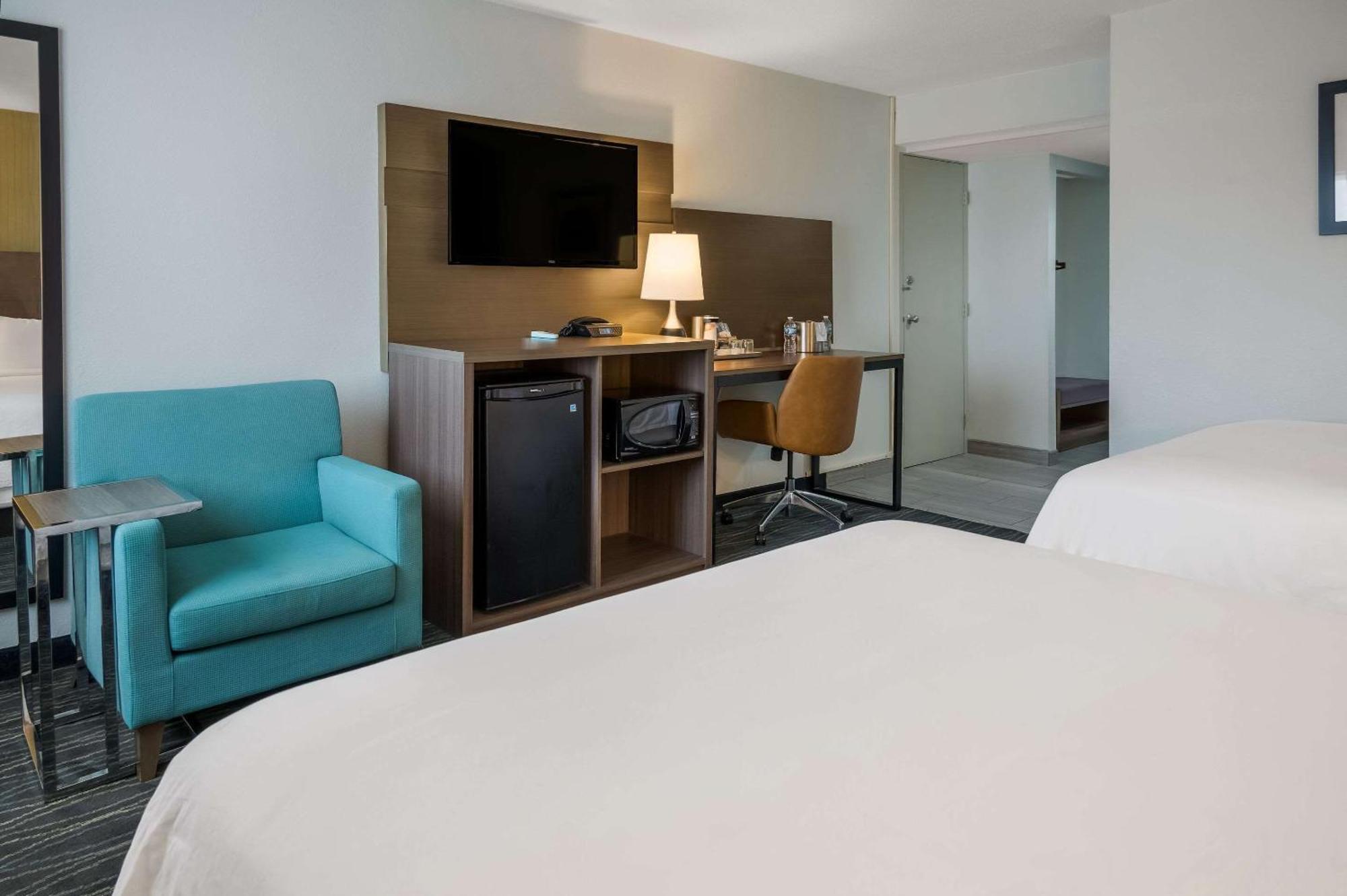 Radisson Hotel Grand Rapids Riverfront Экстерьер фото