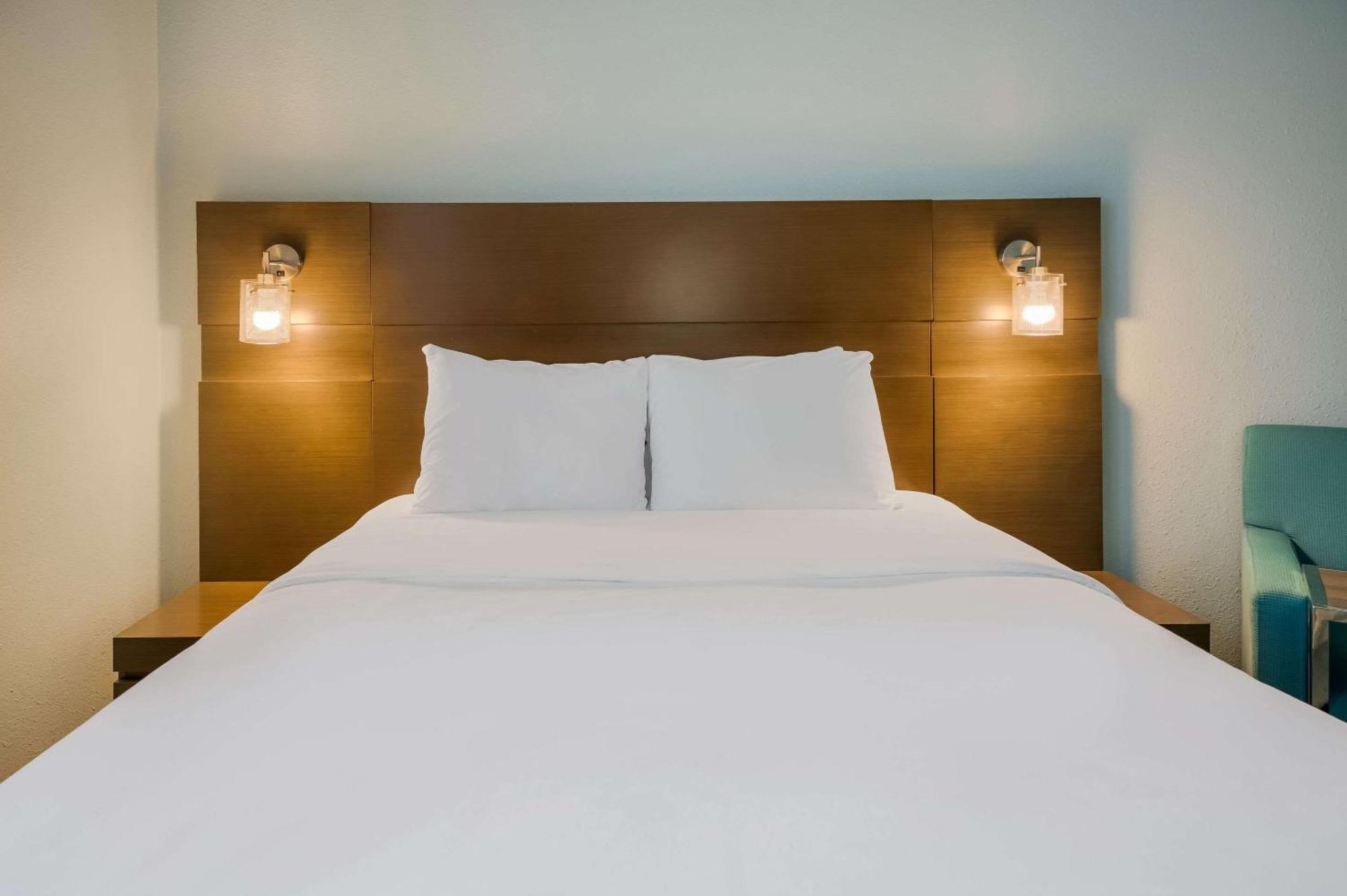 Radisson Hotel Grand Rapids Riverfront Экстерьер фото