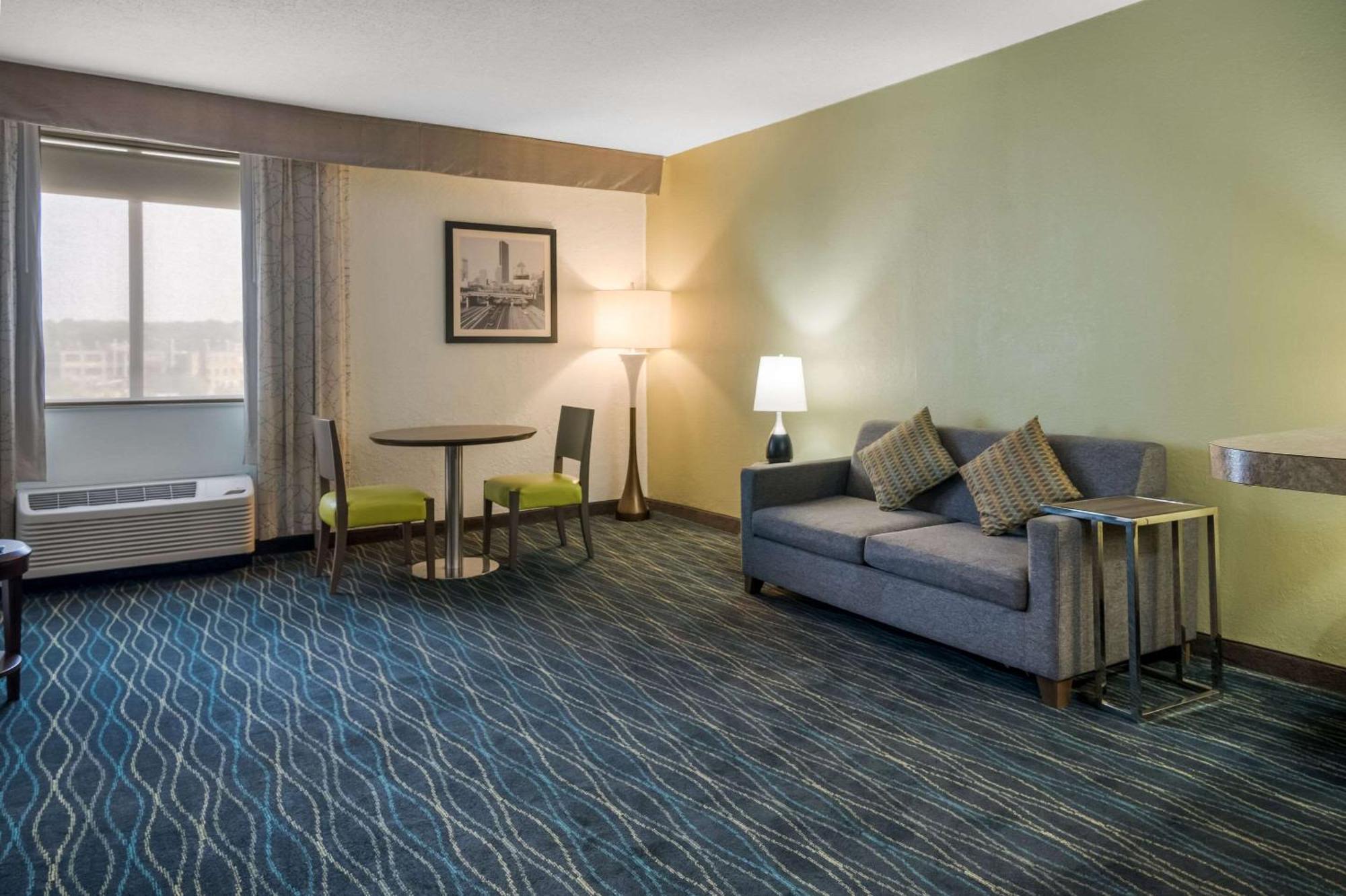 Radisson Hotel Grand Rapids Riverfront Экстерьер фото