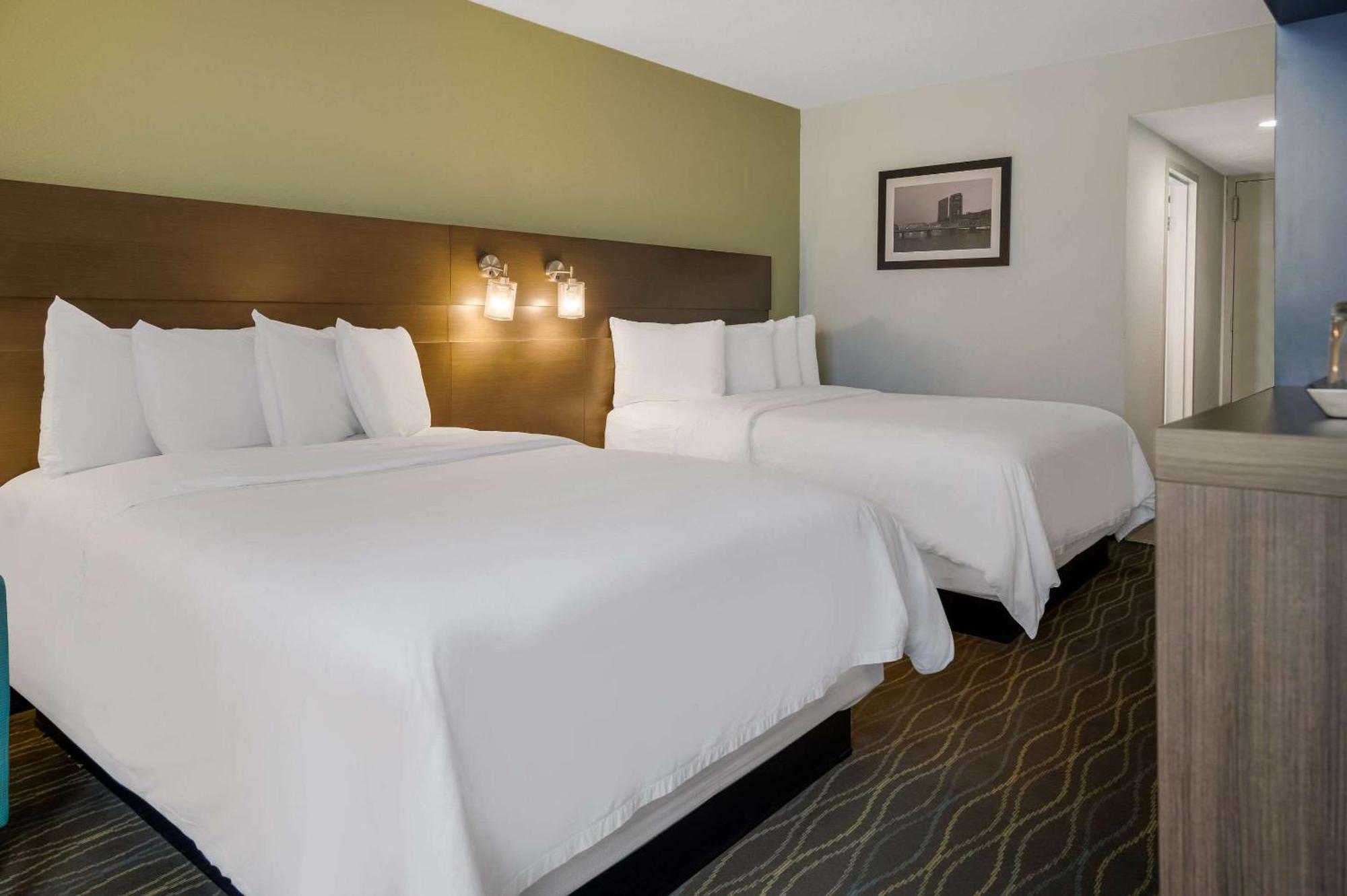 Radisson Hotel Grand Rapids Riverfront Экстерьер фото