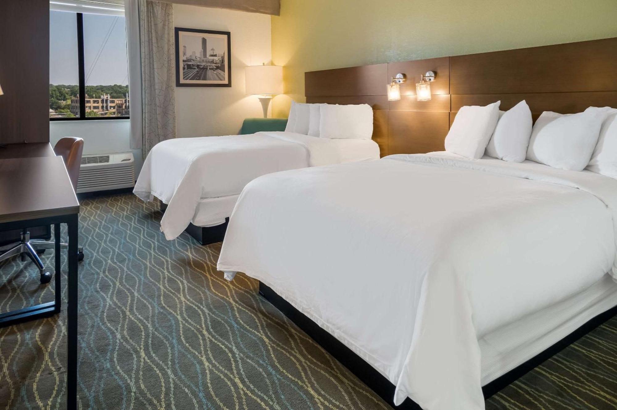 Radisson Hotel Grand Rapids Riverfront Экстерьер фото