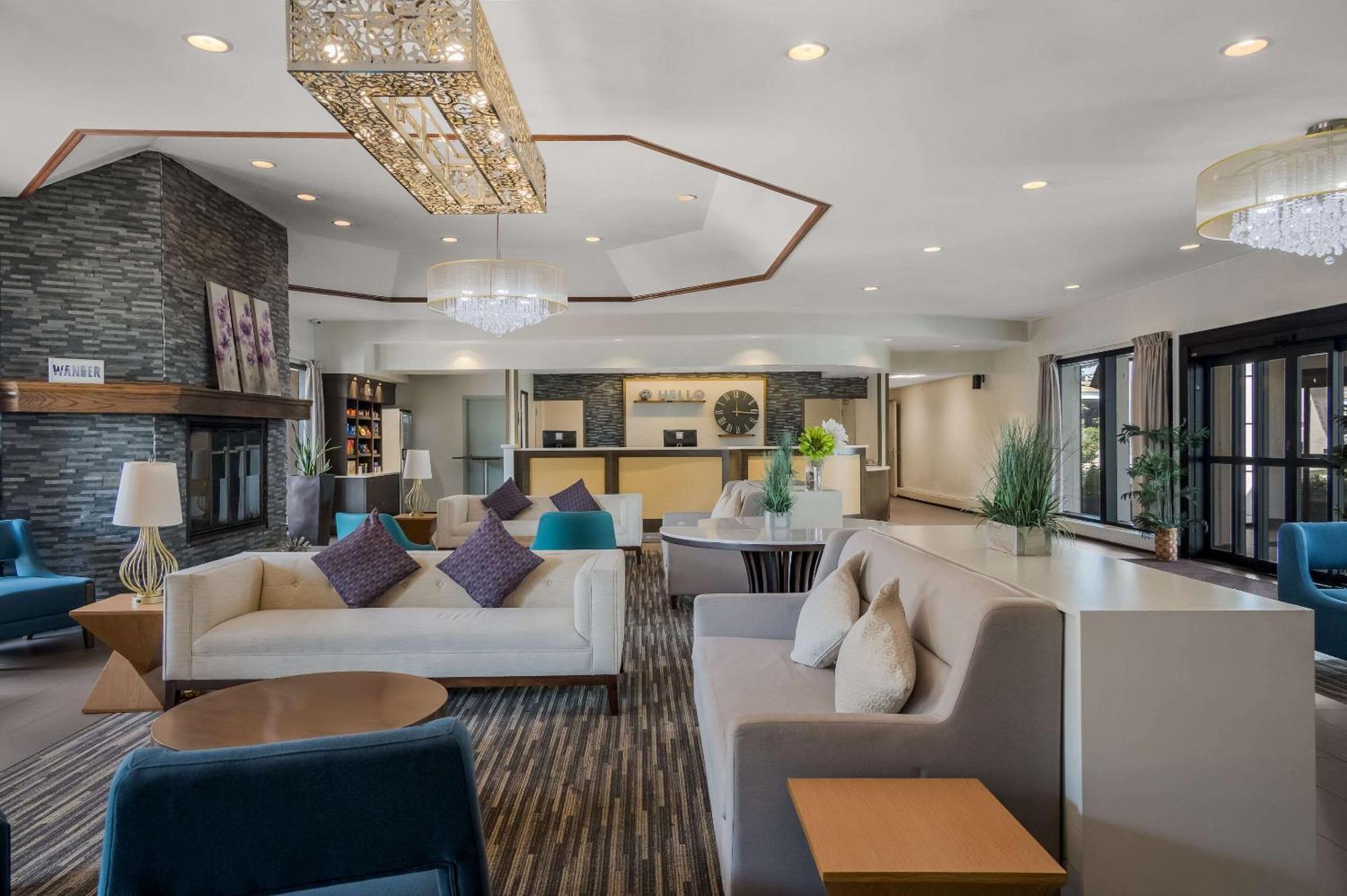 Radisson Hotel Grand Rapids Riverfront Экстерьер фото