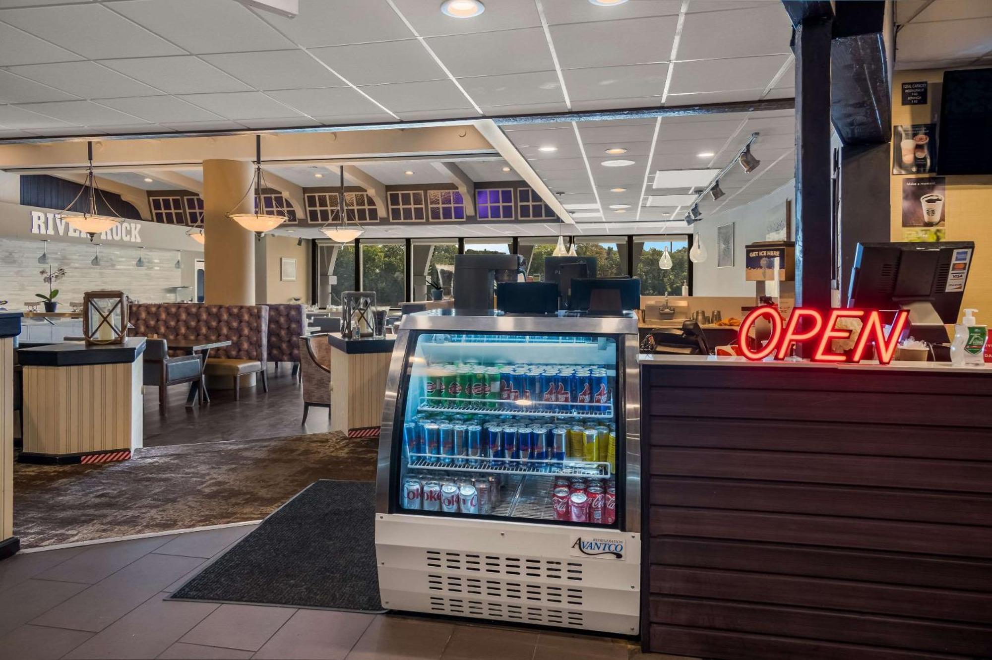Radisson Hotel Grand Rapids Riverfront Экстерьер фото